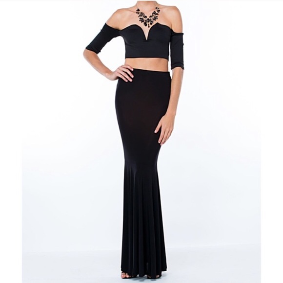 GoJane Dresses & Skirts - Black Mermaid Maxi Skirt